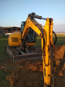 JCB 80 80